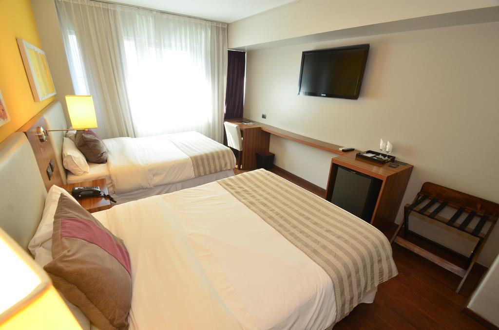 Hotel Bicentenario Suites & Spa San Miguel de Tucuman Room photo