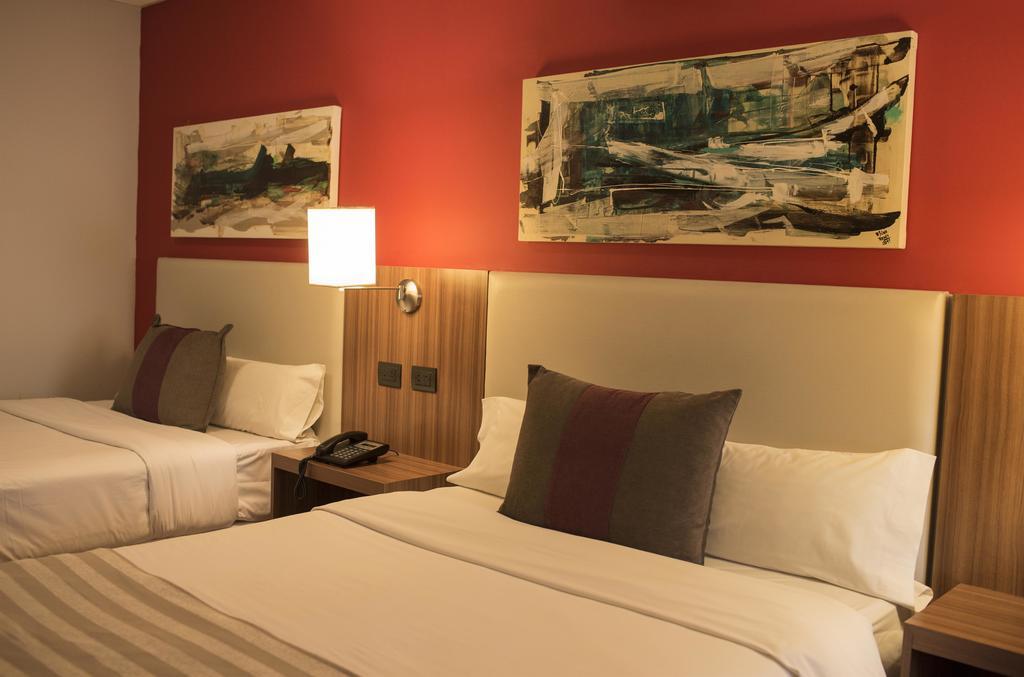 Hotel Bicentenario Suites & Spa San Miguel de Tucuman Room photo